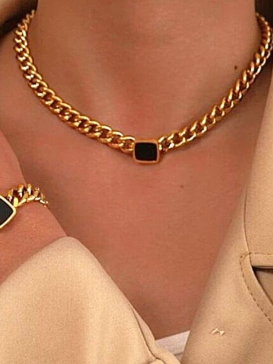 LOVEISH Jewelry - 🌹NWOT🌹 18K Gold Plated Black Enamel Cuban Chain Necklace!